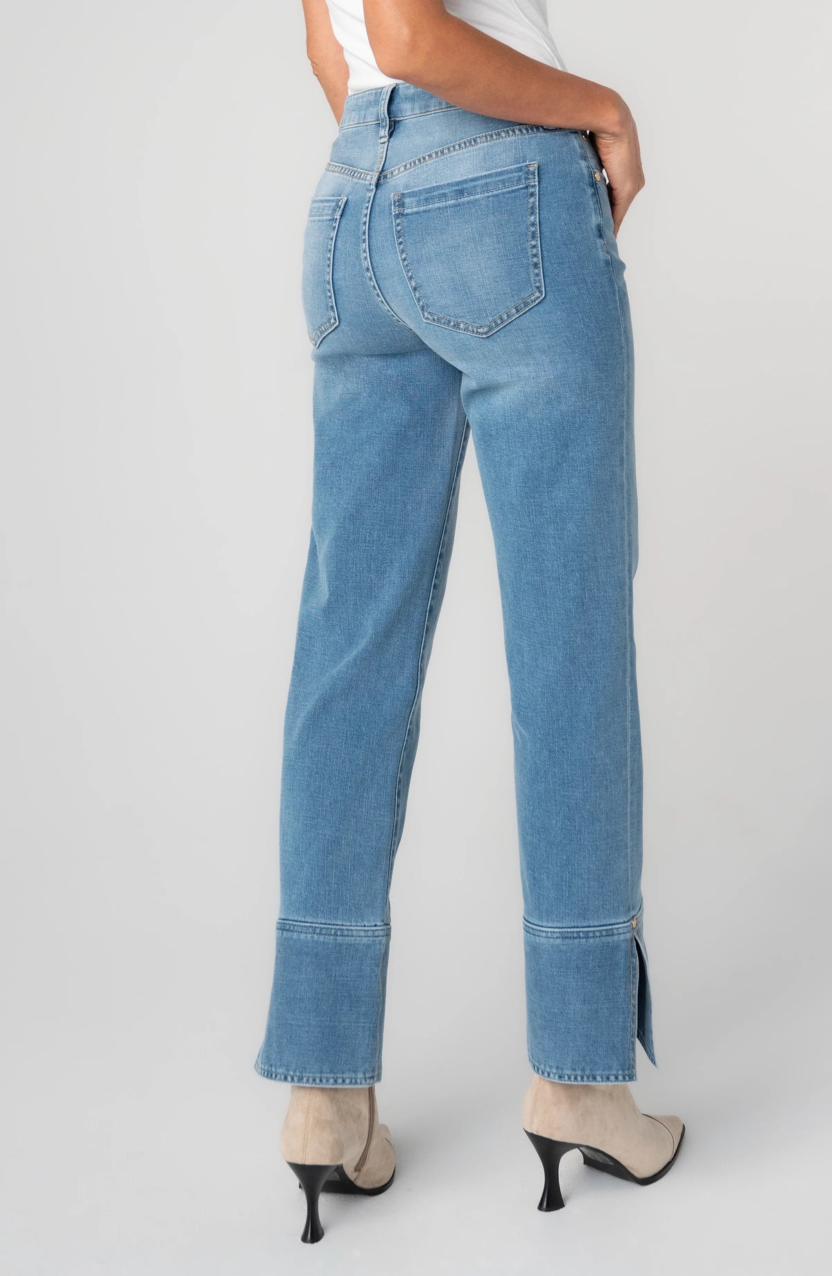 LIVERPOOL KENNEDY STRAIGHT JEAN WITH SLIT - COWBOY SKY - Vi-Leen's Fashions