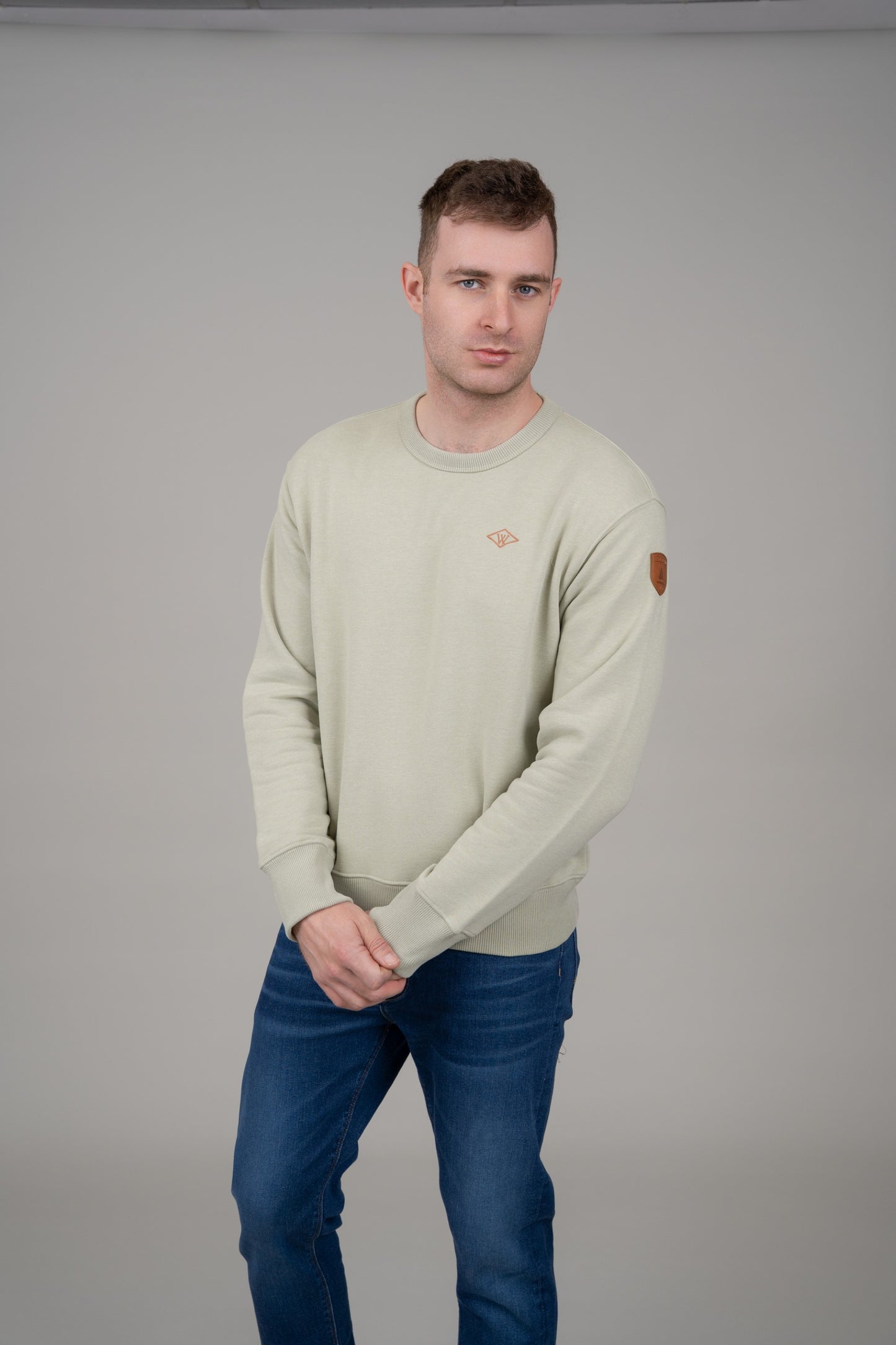 WANAKOME FILMORE SWEATSHIRT - OLIVE HAZE