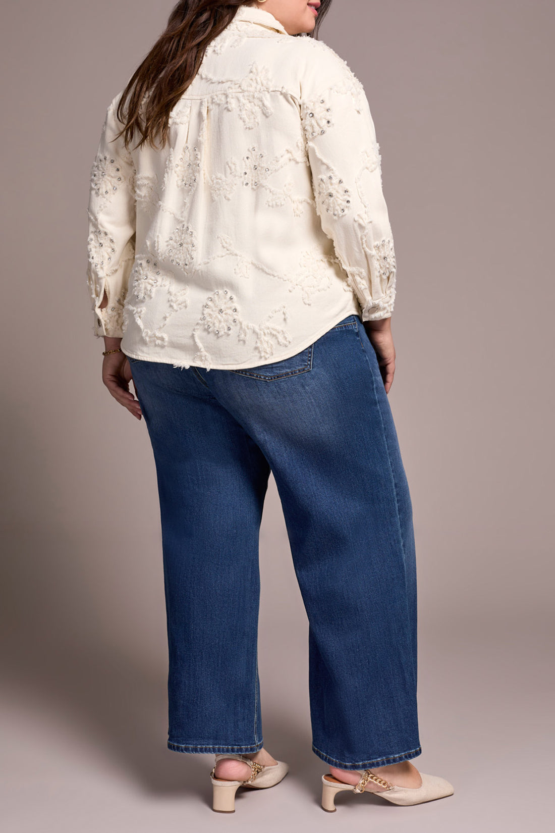 TRIBAL SHACKET WITH FANCY APPLIQUE - CREAM