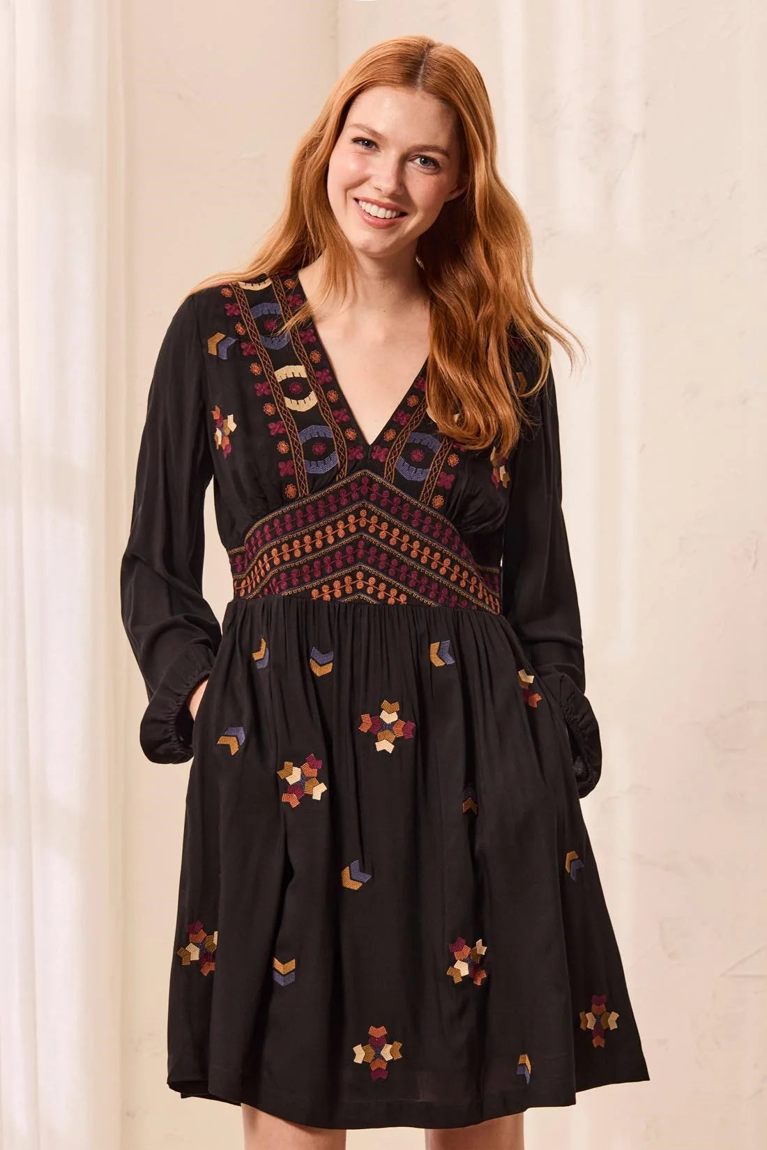 TRIBAL DRESS WITH EMBROIDERY DETAIL - BLACK