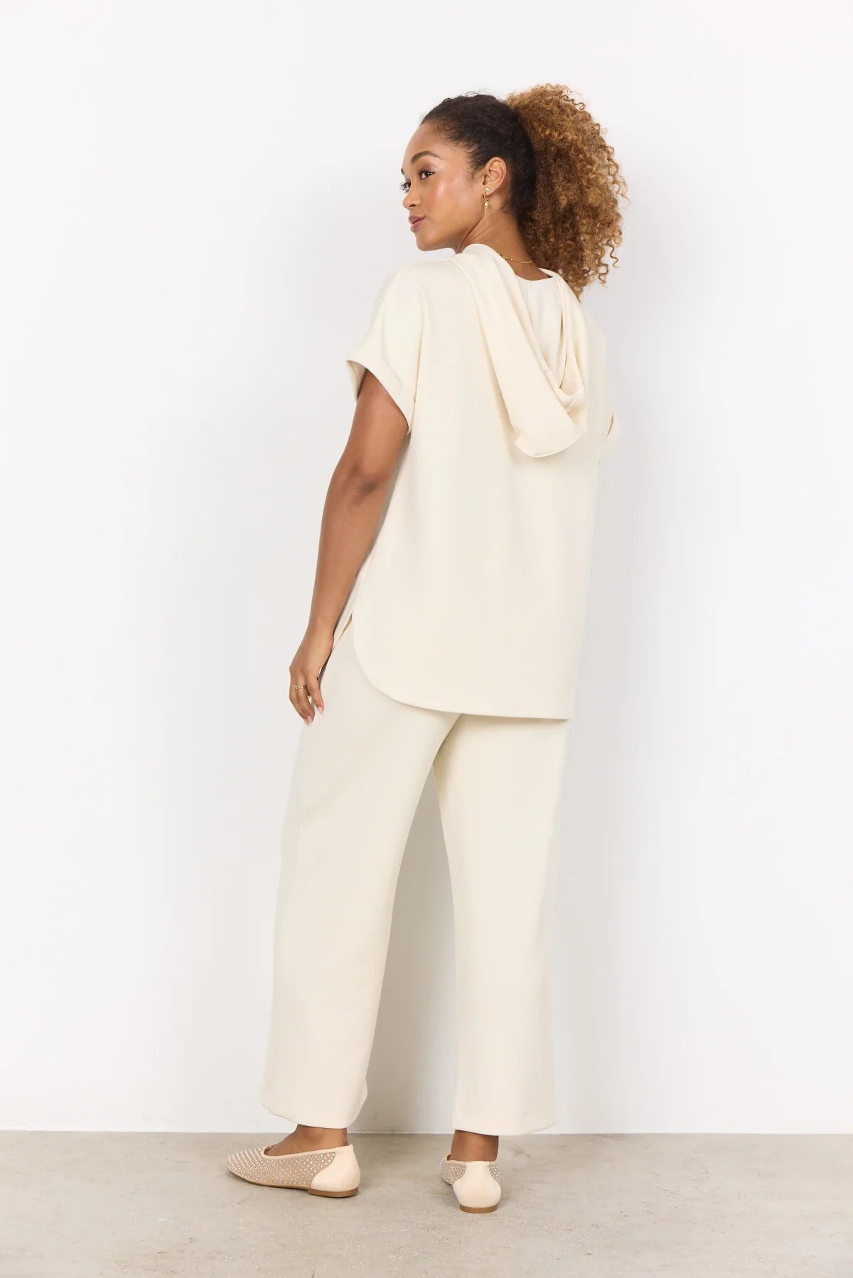 SOYACONCEPT BANU SHORT SLEEVE HOODIE - CREAM - Vi-Leen's Fashions