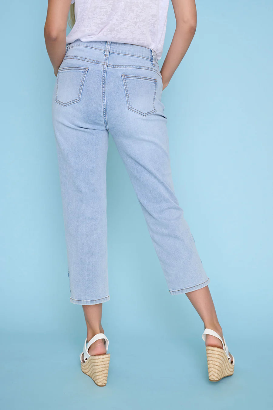 PICADILLY EMBROIDERED CROPPED JEAN - LIGHT DENIM