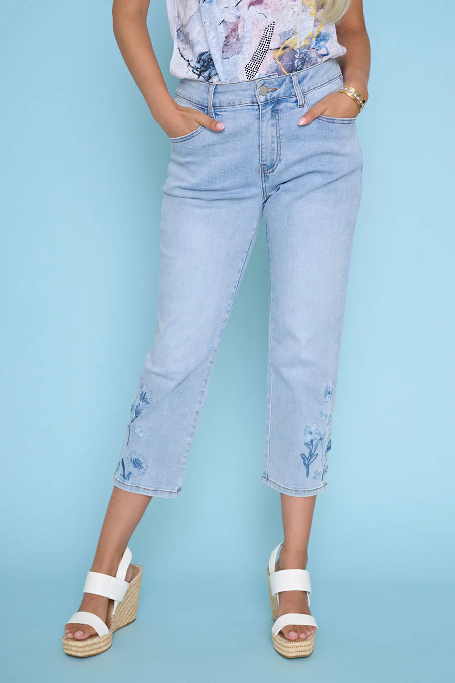 PICADILLY EMBROIDERED CROPPED JEAN - LIGHT DENIM