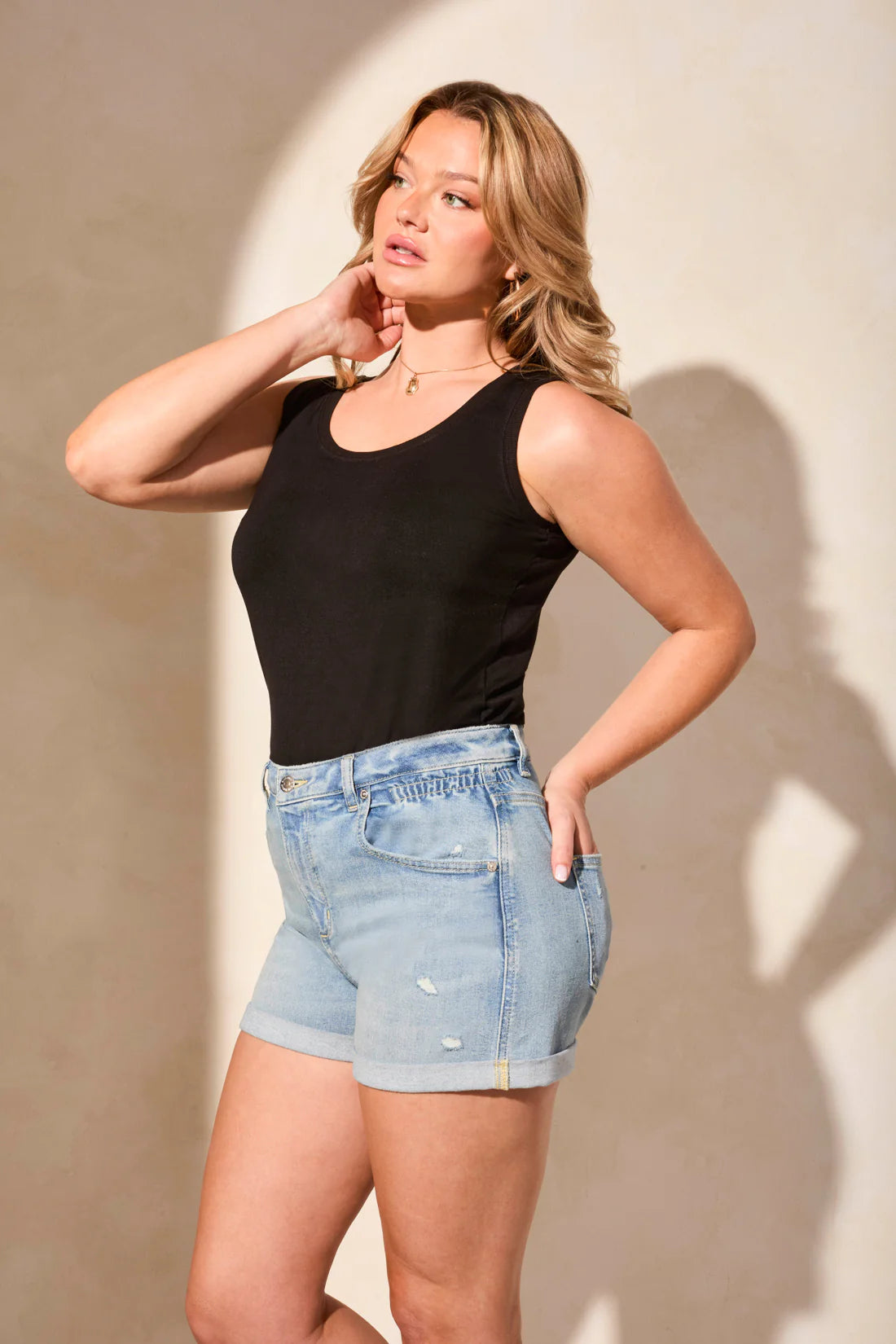 TRIBAL BLUE THREAD BROOKE GIRLFRIEND JEAN SHORT