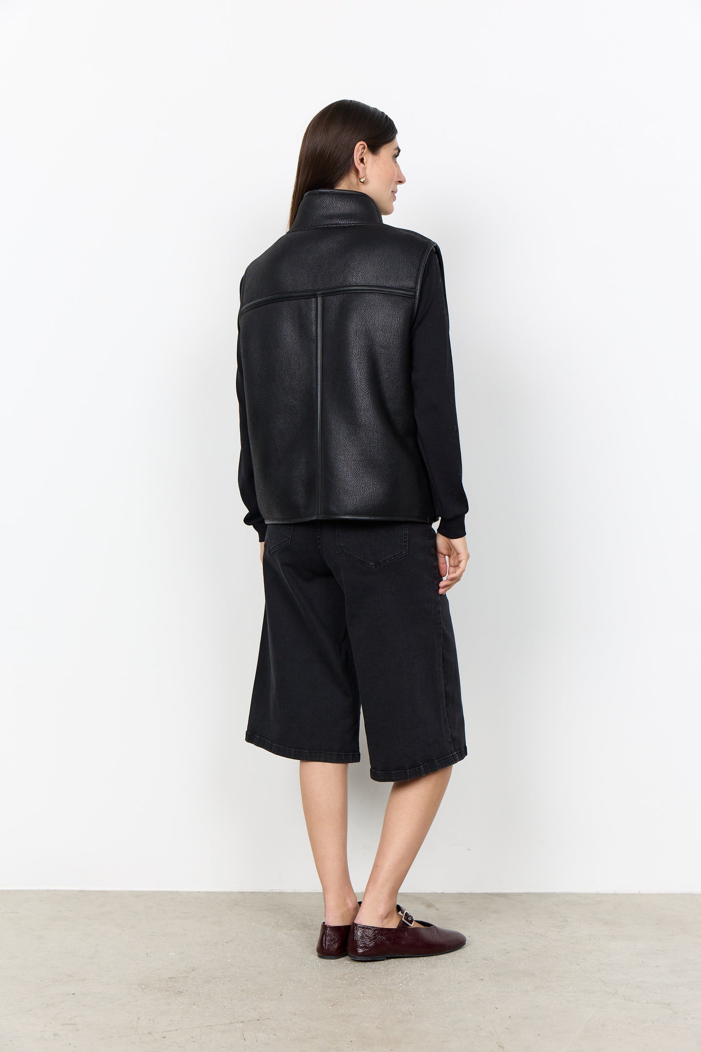 SOYACONCEPT GIDA REVERSIBLE VEST - BLACK/CREAM