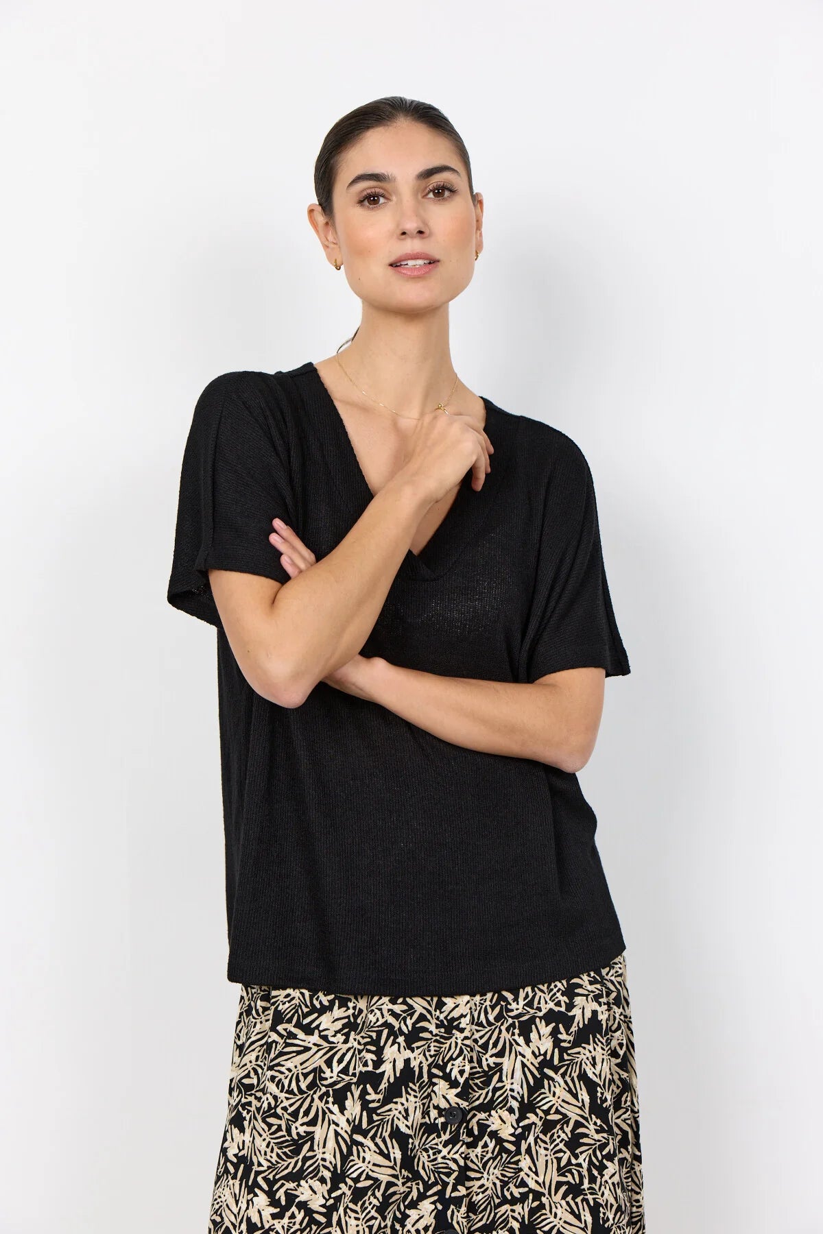 SOYACONCEPT DELIA V-NECK KNIT TOP - BLACK - Vi-Leen's Fashions