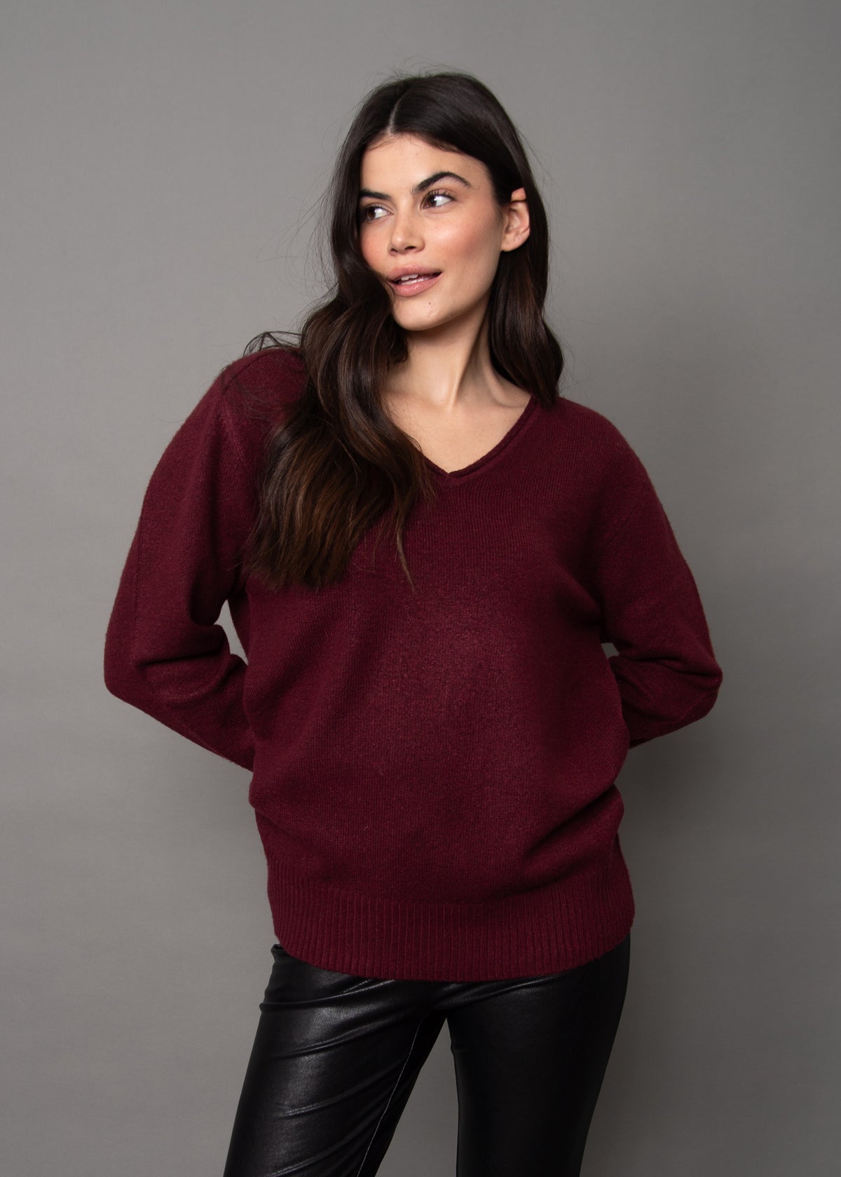 RD STYLE GHAZALA V-NECK SWEATER - MAROON