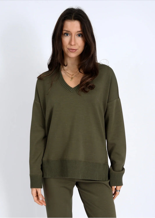 RD STYLE VIXIE SOFT KNIT V-NECK SWEATER - OLIVE