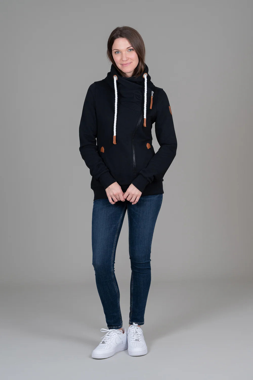 LADIES WANAKOME HESTIA FRONT ZIP - BLACK