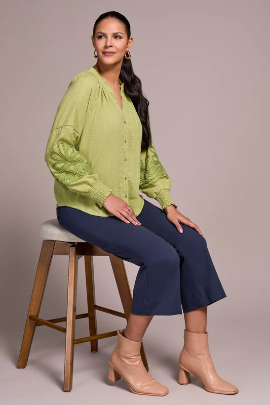 TRIBAL BLOUSE WITH APPLIQUE ON SLEEVE - WASABI