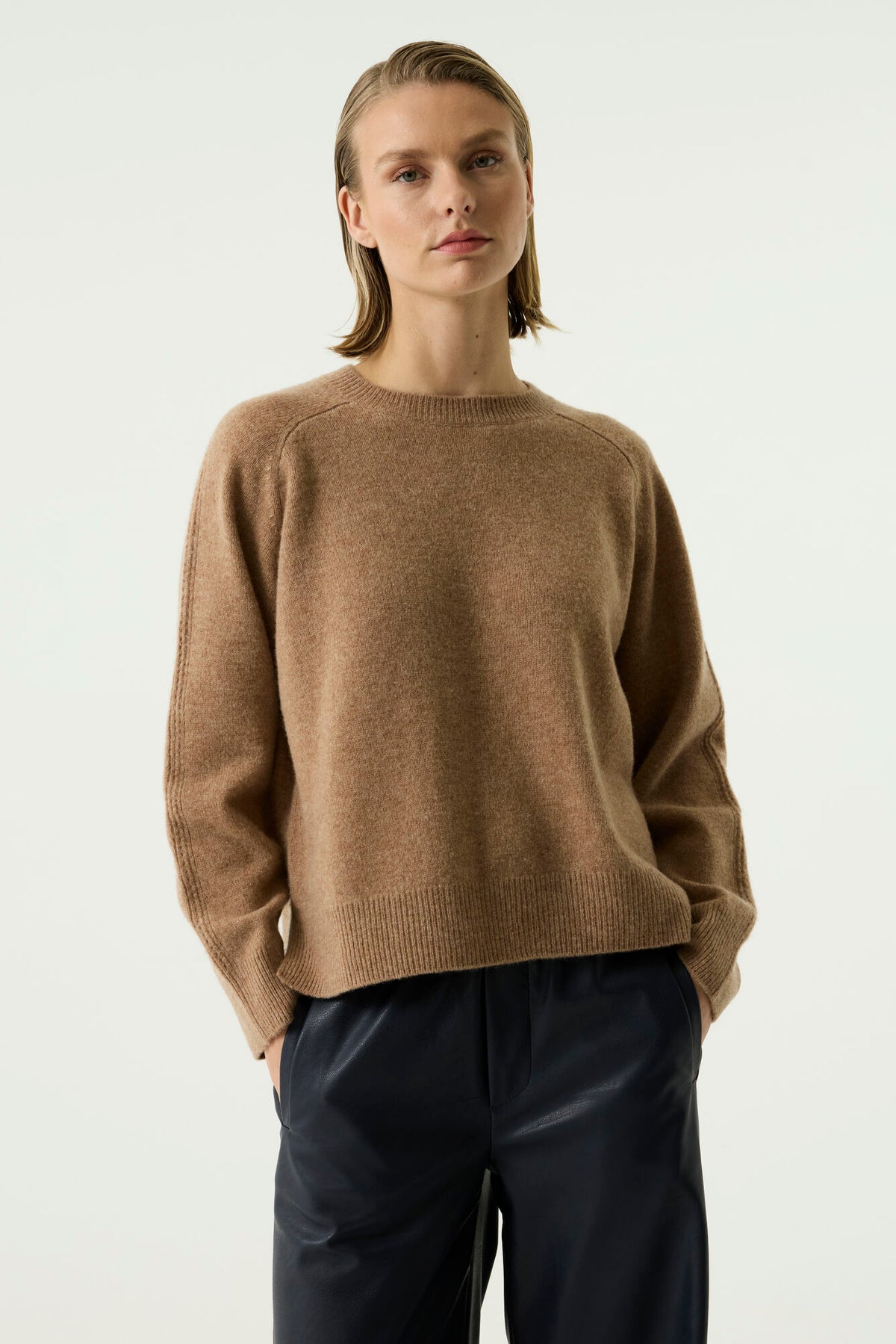 GARCIA CREW NECK SWEATER - SOFT TAUPE