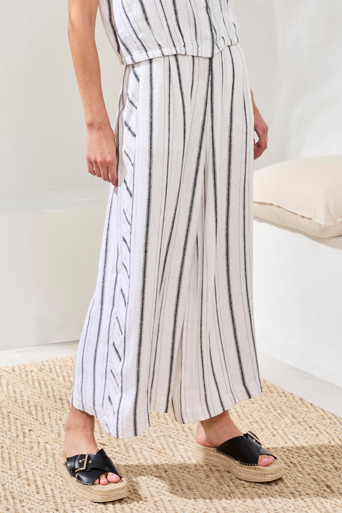 TRIBAL CROP PULL ON FLOWY WIDE LEG TROUSER - WHITE/BLACK - Vi-Leen's Fashions