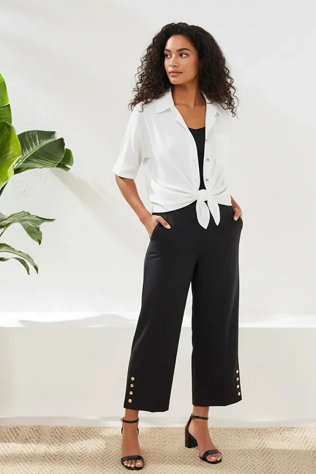 TRIBAL FLATTEN IT PULL ON CAPRI WITH SNAP VENT - BLACK