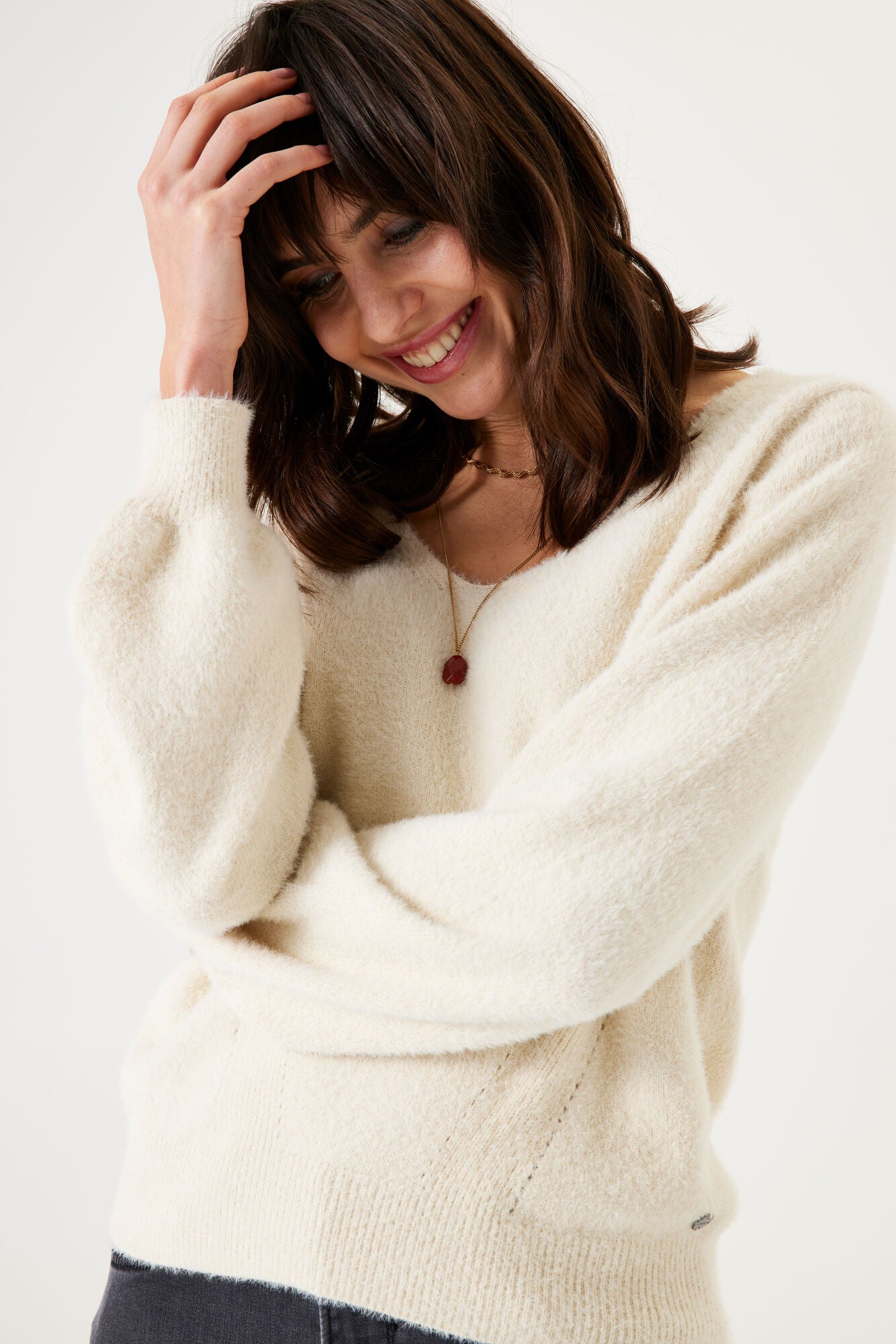 GARCIA V-NECK PULLOVER - FLAME SCARLET - Vi-Leen's Fashions