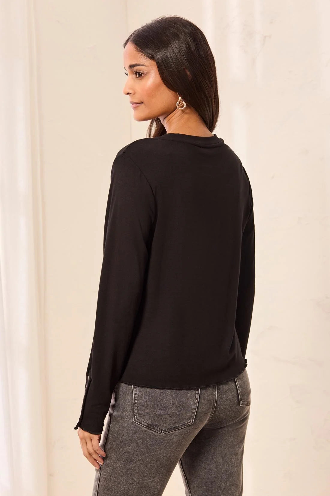 TRIBAL BUTTON DETAIL TOP - BLACK