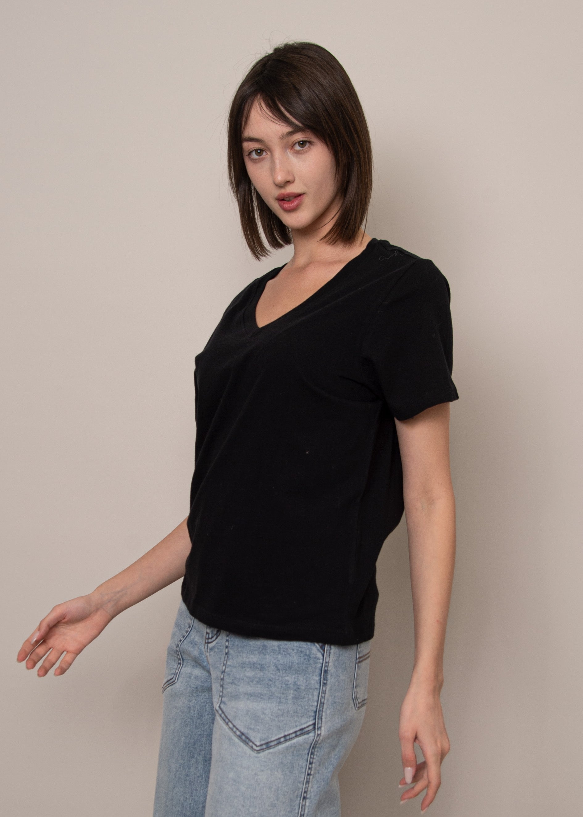 RD STYLE MILLA COTTON V-NECK TEE - BLACK - Vi-Leen's Fashions