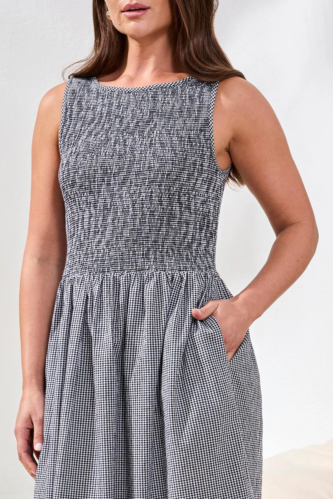 CHARLIE B SHIRRING DETAIL DRESS - BLACK/WHITE - Vi-Leen's Fashions