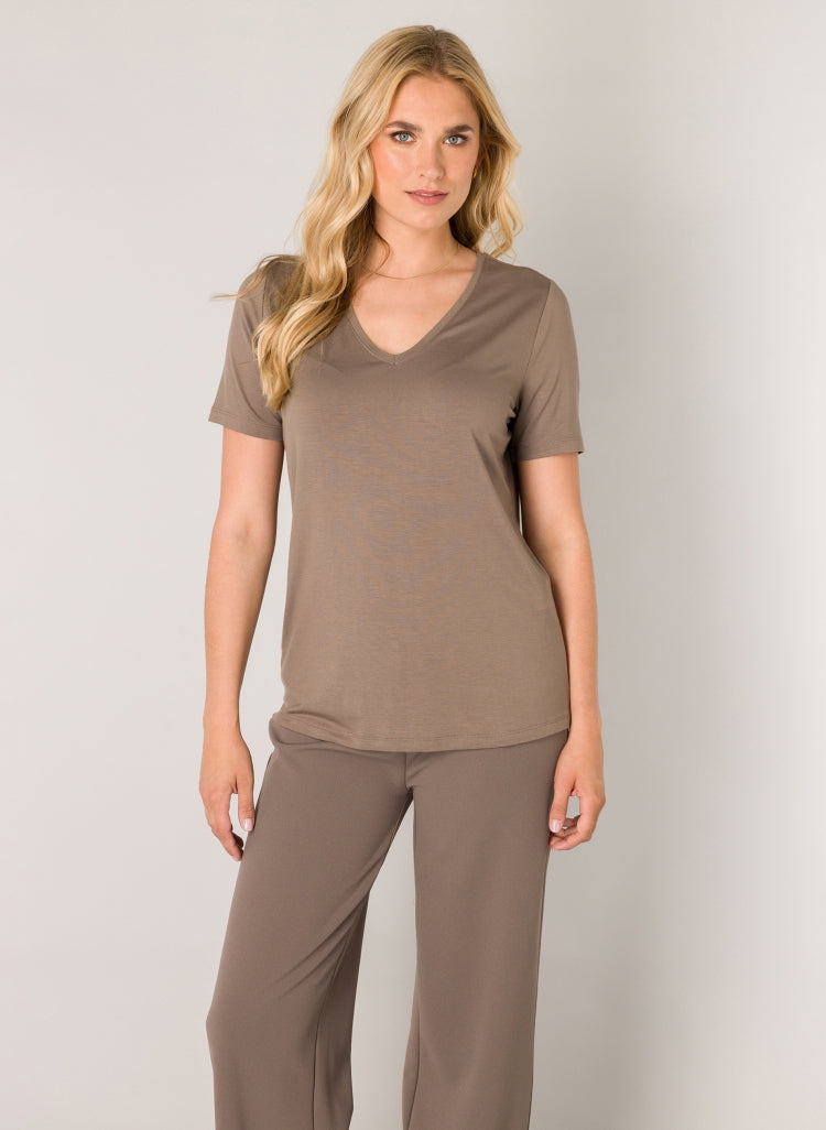 YEST YANIC V-NECK T-SHIRT - DARK TAUPE - Vi-Leen's Fashions