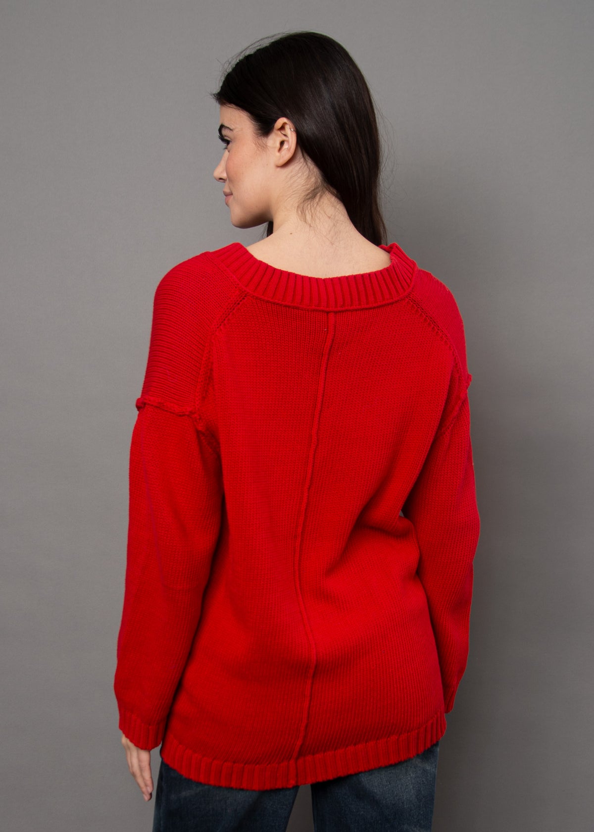 RD STYLE ISOBEL V-NECK PULLOVER - RED