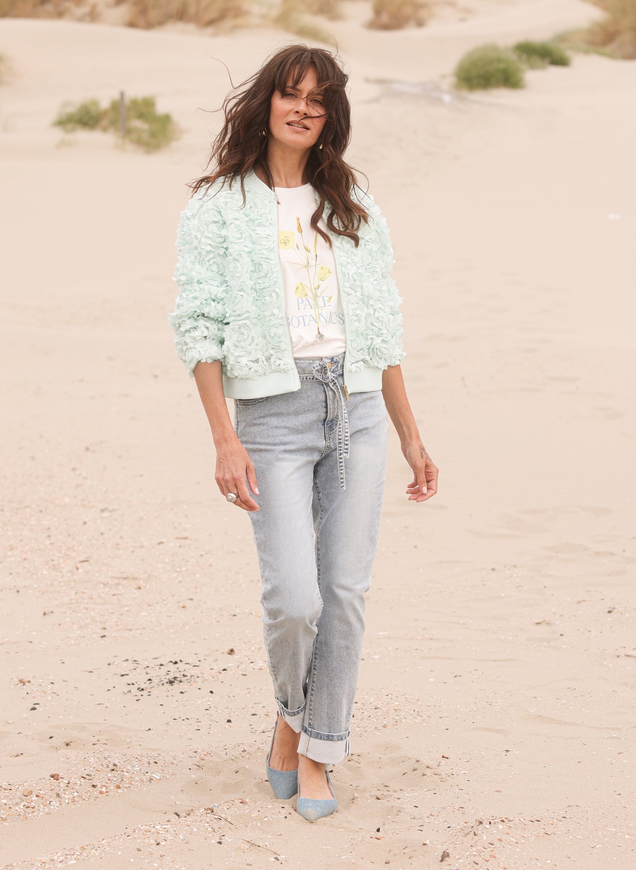 YEST RIMA SLIM LEG JEAN - BLEACH BLUE - Vi-Leen's Fashions